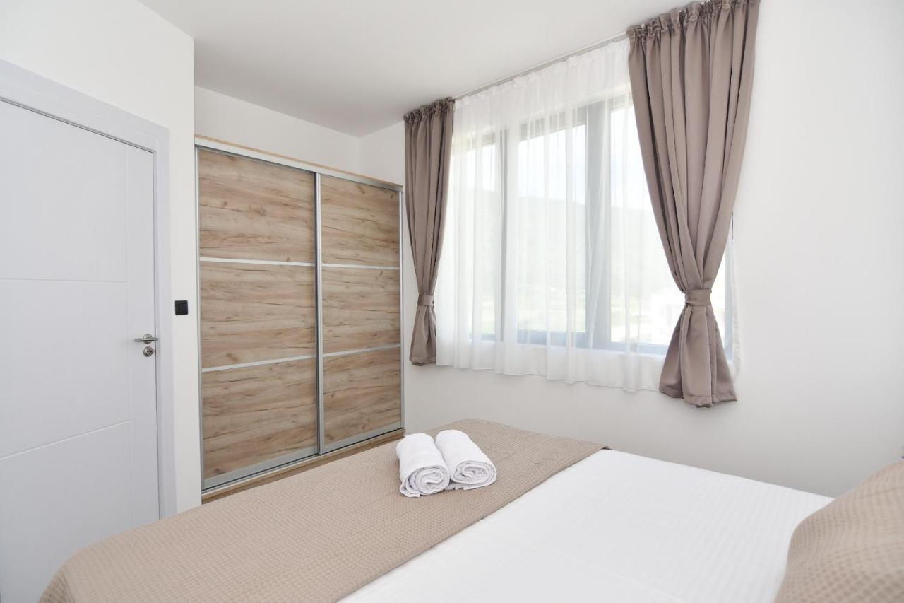 Apartmani Porat Igalo Exterior foto